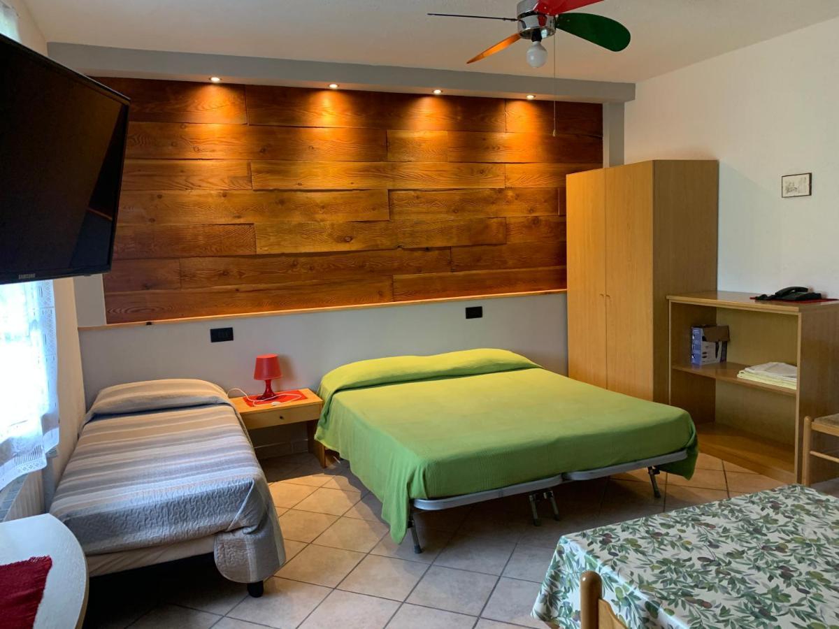 Agriturismo Gli Ulivi การ์เลนดา ภายนอก รูปภาพ