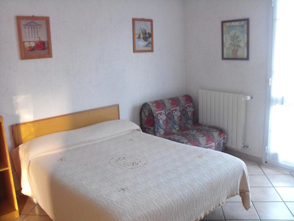 Agriturismo Gli Ulivi การ์เลนดา ภายนอก รูปภาพ