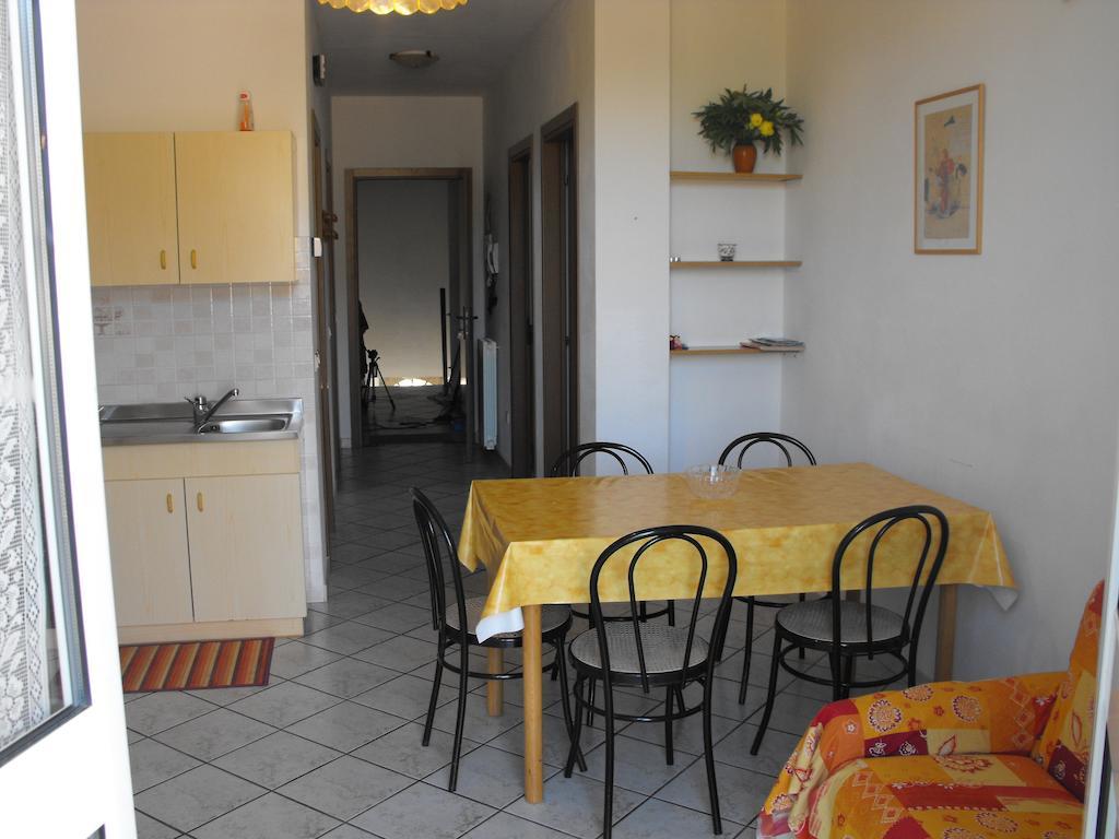 Agriturismo Gli Ulivi การ์เลนดา ภายนอก รูปภาพ